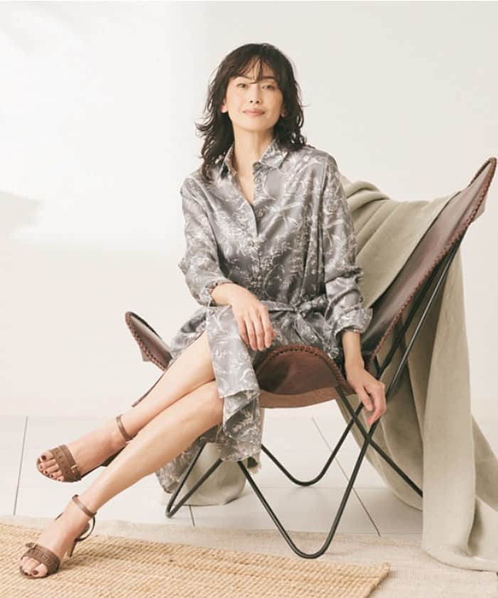 高橋里奈のインスタグラム：「タカシマヤFASHION SQARE webオンラインでSCAPAが購入出来ます。 オンラインでお会いしましょう。  https://www.takashimaya.co.jp/shopping/ladies/  @scapa.japan  @takashimaya_online   #タカシマヤファッションスクエア」