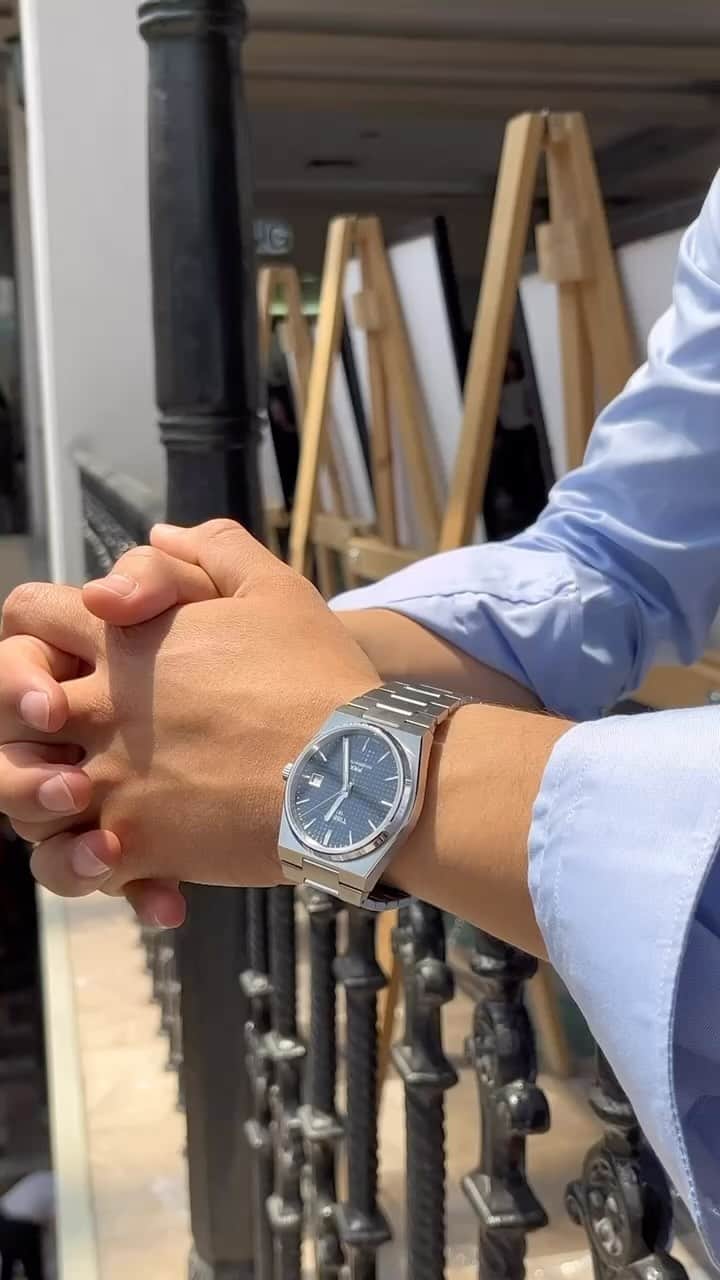 Donovan Carrillo Suazoのインスタグラム：「Celebrando mis momentos más importantes con @joyeriabizzarro ¡Feliz 44 aniversario! #momentosinolvidables #joyasbizzarro #44aniversario #aniversariobizzarro」