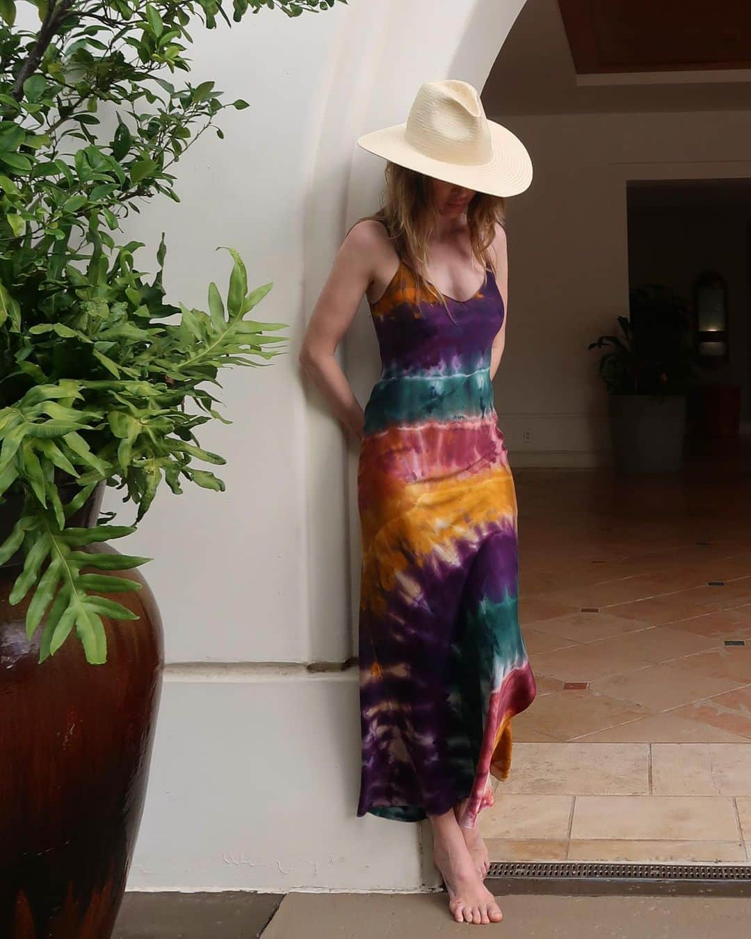 ミッシェルジョナスさんのインスタグラム写真 - (ミッシェルジョナスInstagram)「#michellejonas #slipdress 🌴 - - - #sustainablefashion #nowaste #madeinla #handdyed #stretchsilk #washable #travelwear #sustainablity #travelmode #beachbabe #vacationstyle love」4月6日 9時21分 - michellejonasdesigns