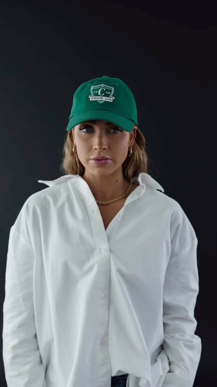 Cara Van Brocklinのインスタグラム：「Any guesses what’s coming tomorrow….be ready at 9 am mst 🧢 @gigipip」