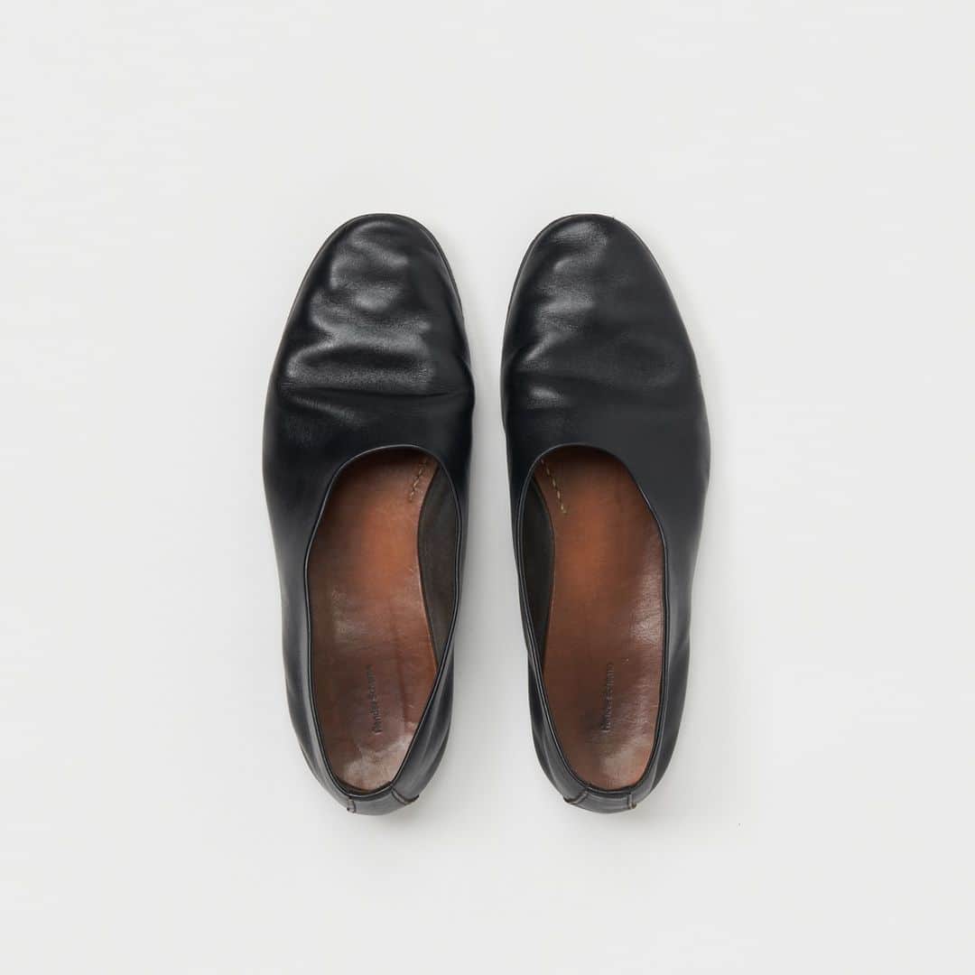 エンダースキーマさんのインスタグラム写真 - (エンダースキーマInstagram)「“case study” model: foot cast///slip on color: black older: 23 months  “foot cast” is a self-modeling product that allows you to mold leather shoes for your own feet.  #casestudy #footcast #henderscheme #スキマ」4月6日 11時00分 - henderscheme