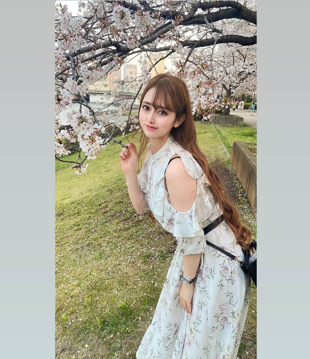 華平エレナのインスタグラム：「#sakura #お花見 #🌸 #桜 #f4f #l4likes #キャバ #ワンピース #パイスラ」