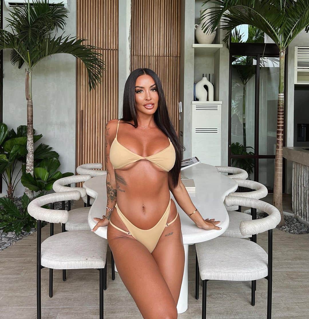 Steph Paccaさんのインスタグラム写真 - (Steph PaccaInstagram)「my peace is my priority @fashionnova」4月6日 17時09分 - steph_paccaa