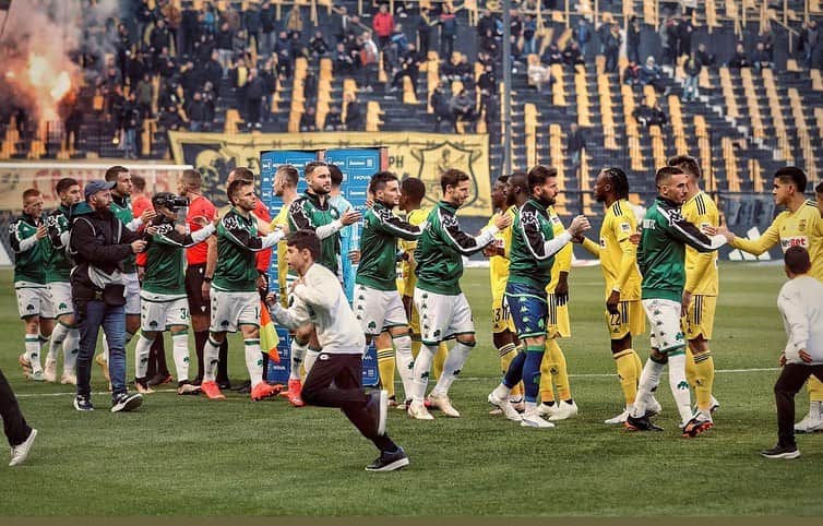 のインスタグラム：「Pameeeeeeee ☘️ @fcpanathinaikos」