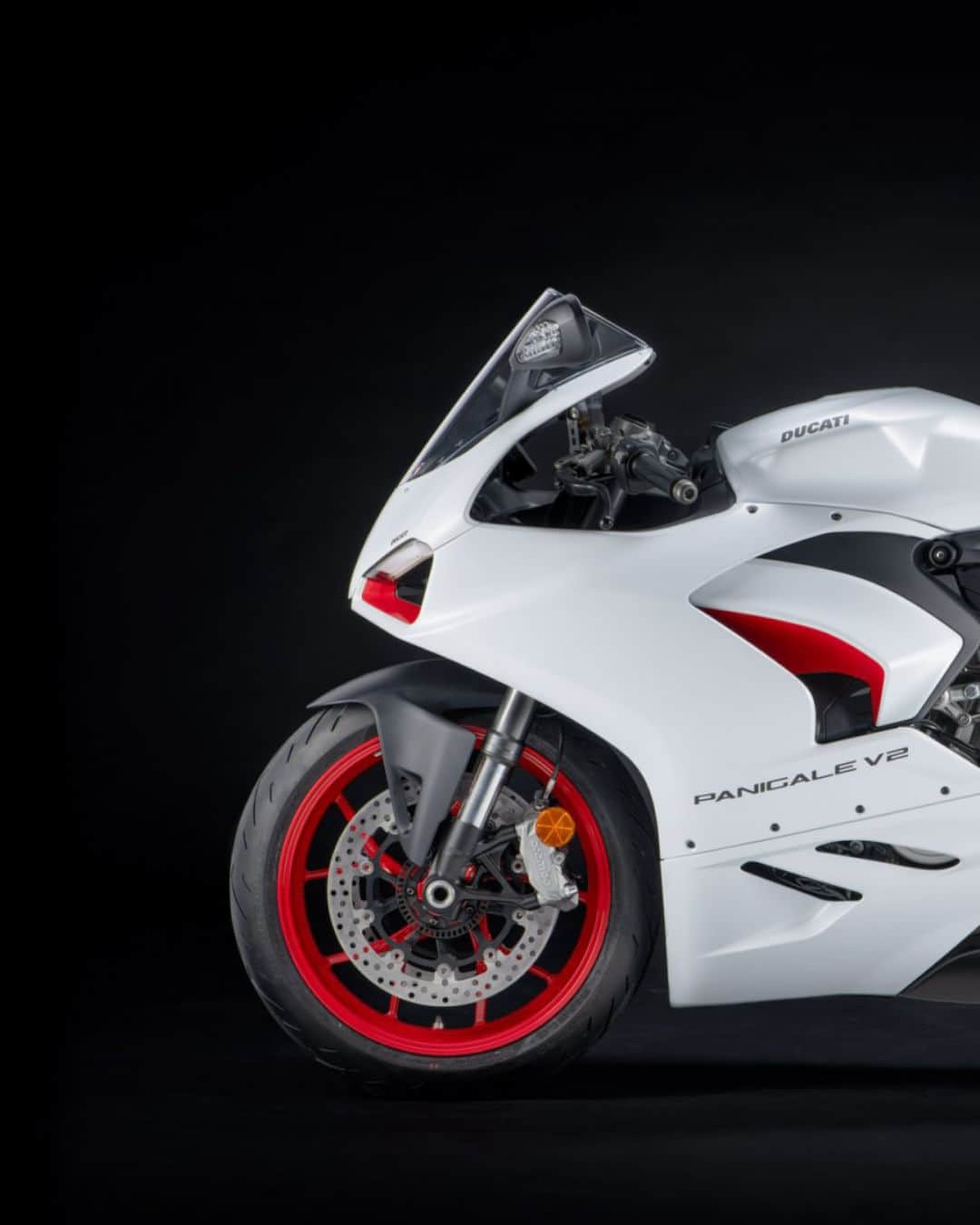 Ducati Japanさんのインスタグラム写真 - (Ducati JapanInstagram)「4月6日は「白の日」だそうです。  ということで、  スーパースポーツ950S アークティックホワイト パニガーレ V2 ホワイト・ロッソ ムルティストラーダV4S アイスバーグ・ホワイト  その他、白いドゥカティでタイムラインをいっぱいにしましょう。  #ドゥカティいいじゃん #ドゥカティ #DUCATI #白の日 #スーパースポーツ #supersport #supersport950 #スーパースポーツ950 #パニガーレ #panigale #アドベンチャーバイク #ムルティストラーダ #multistrada」4月6日 12時00分 - ducatijapan
