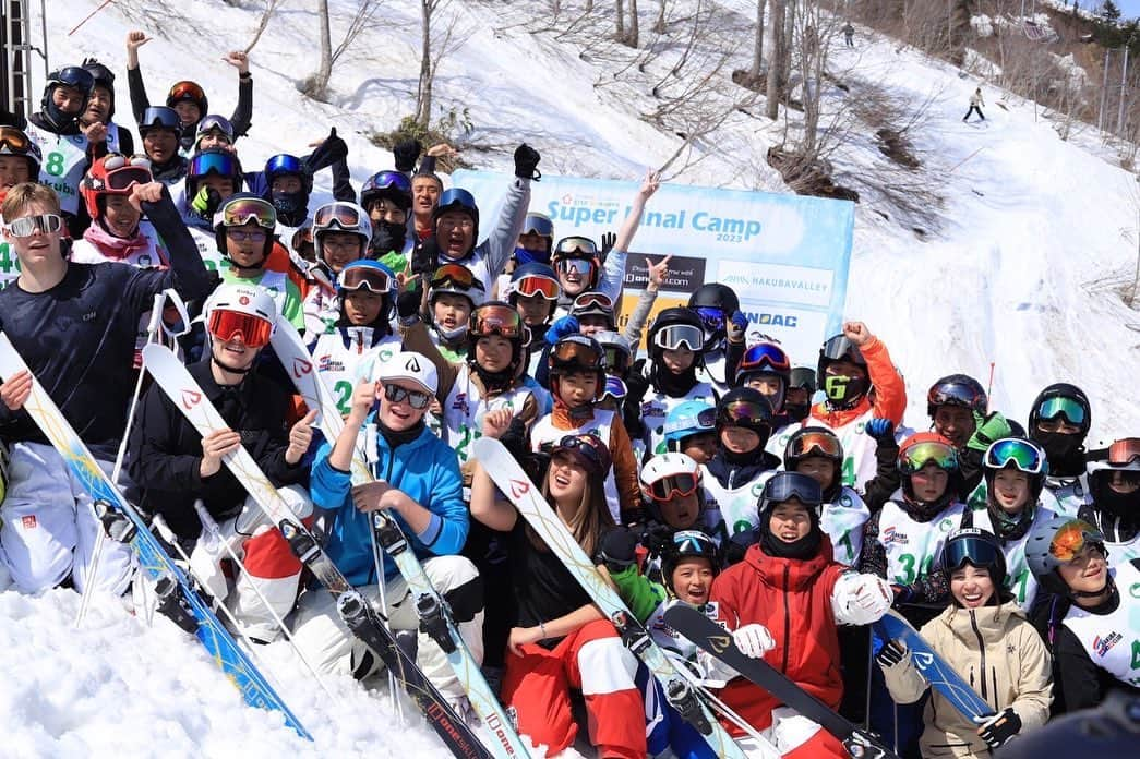 堀島行真さんのインスタグラム写真 - (堀島行真Instagram)「WMC in Hakuba ⛷ @walterwallberg  @mikaelkingsbury  @ikuma1211  @anrikawamura  @nickpage.ski  @junkohoshino0   #IDone #IDoneski #STEPUPBUMPS #mogulolympiantour  @inoac_hakuba #カラーフォーム白馬 #Continental #autonomousmobility #SAKURArealestate #さくら不動産 #エムライン  #spicychalet @spicy_rentals  #smowpeaklandstationhakuba #snowpeak #restaurant雪峰  @snowpeak_landstation_hakuba  #sharockan #kanollyresorts #灼麓館 #カノリーリゾーツ  @hakubavalley  #hakubavalley  @hakubahappoone  #八方尾根スキー場  #happoone」4月6日 12時09分 - ikuma1211