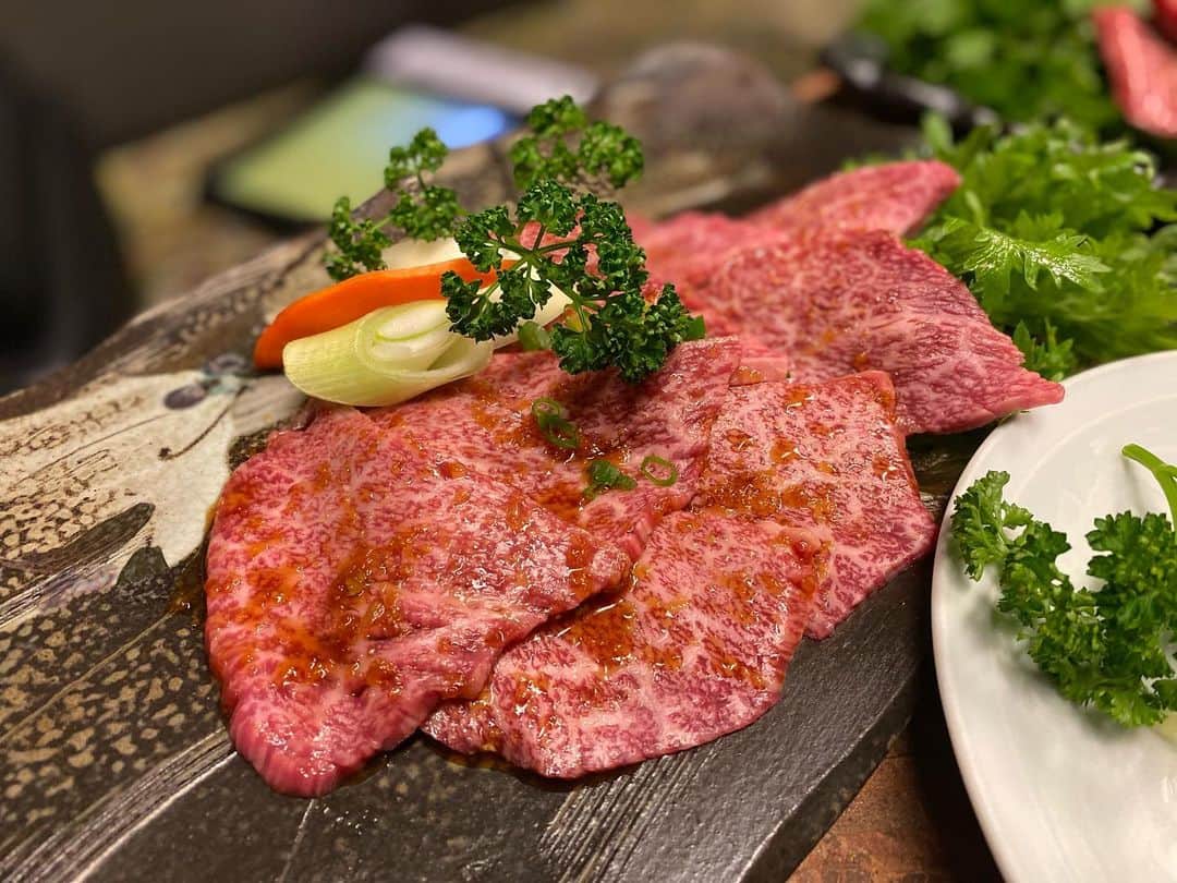 大沢文也さんのインスタグラム写真 - (大沢文也Instagram)「美味しいものが食べられる幸せ😋 デブエットしすぎて体重90キロいった夢見て驚きで起きました（笑）  #焼肉 #タン塩 #ハラミ #🥩 #beef #肉スタグラム」4月6日 12時22分 - fumifumi_k1