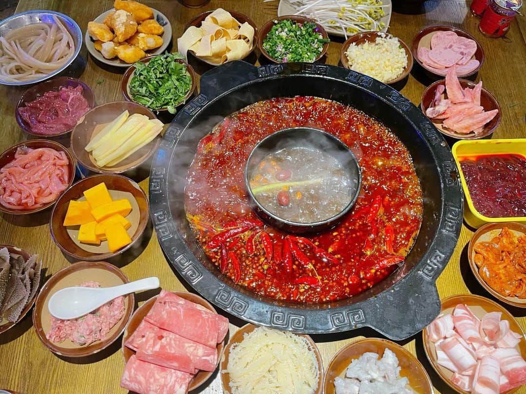 エルキーのインスタグラム：「I love Chengdu🌶️😍🍲」