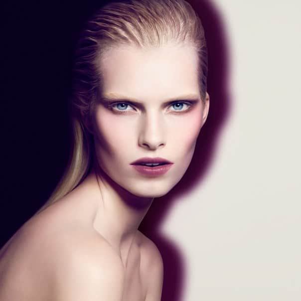 アディクションのインスタグラム：「Foggy tonight, have a good night. Mono tone make-up by me.」