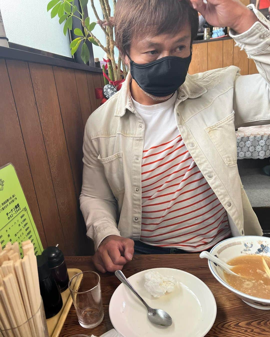 永田裕志さんのインスタグラム写真 - (永田裕志Instagram)「いわき市に来たらチーナン食堂に行かねば‼️  帰る前にチーナン食堂にて昼飯を食べました。  いつ食べても美味しいチーナンラーメンに野菜たっぷりチャーハンを食べてお腹いっぱいになりました。  おばちゃん、また来ますね。  #チーナン食堂  #いわき市小名浜栄町  #永田裕志  #小島聡  #njpw  #kouyou」4月6日 12時40分 - yuji_nagata