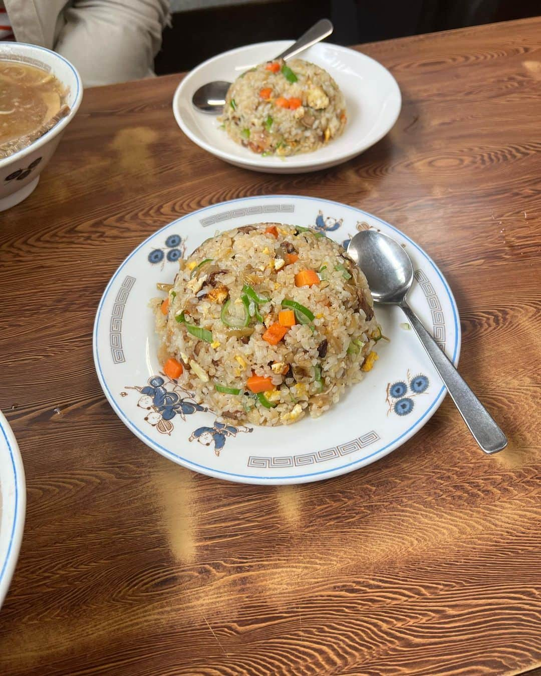 永田裕志さんのインスタグラム写真 - (永田裕志Instagram)「いわき市に来たらチーナン食堂に行かねば‼️  帰る前にチーナン食堂にて昼飯を食べました。  いつ食べても美味しいチーナンラーメンに野菜たっぷりチャーハンを食べてお腹いっぱいになりました。  おばちゃん、また来ますね。  #チーナン食堂  #いわき市小名浜栄町  #永田裕志  #小島聡  #njpw  #kouyou」4月6日 12時40分 - yuji_nagata