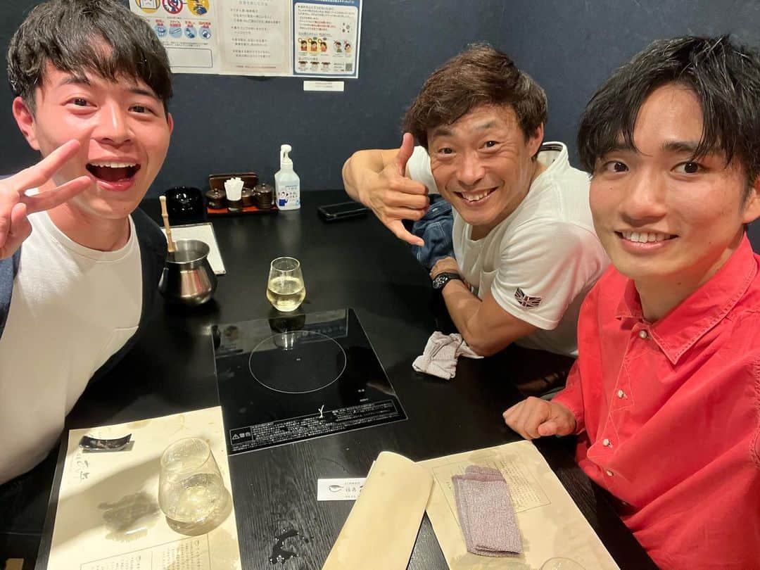 のインスタグラム：「先日桧山さんと小西さんとご飯行ってきたけど、フグ料理屋さんなんて初めて行った🤯 美味過ぎた……桧山さんご馳走様でした！ありがとうございました！  #桧山進次郎 さん #小西陸斗アナ」