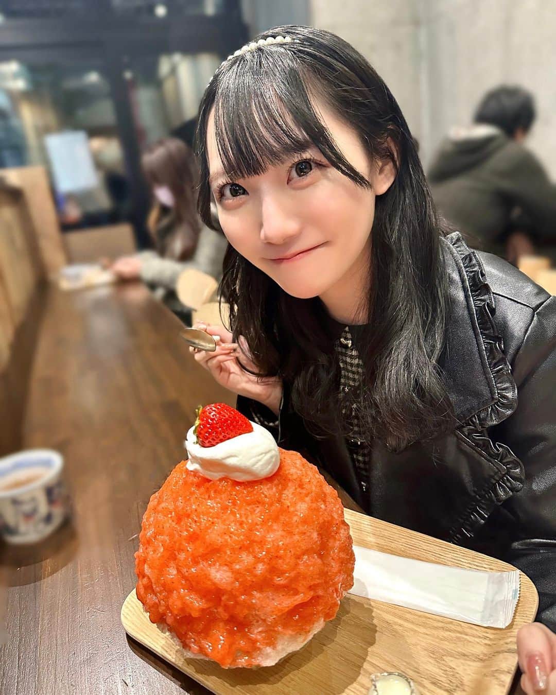 本田珠由記のインスタグラム：「おいしいおいしいかき氷🍧  ちーとももと食べたんだ❣️ その日の写真はまた載せるね🌷」