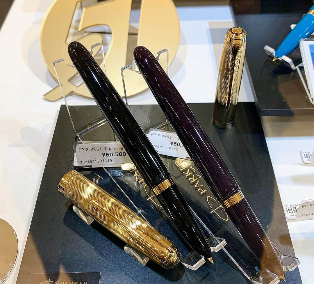 Omotecho Style Storeさんのインスタグラム写真 - (Omotecho Style StoreInstagram)「パーカー51 モダンヘリテージ  1941年に誕生した『パーカー51』は、パーカーが当時の持てる技術を結集して作り出したペンです。 文豪のアーネスト・ヘミングウェイや三島由紀夫が愛用し、第二次世界大戦中の連合国最高司令官ドワイト・アイゼンハワーも欧州戦線終結の調印式でこのペンを使用したと言われています。 #パーカー #parker #パーカーペン #parkerpen #モダン #ヘリテージ #modern #heritage」4月6日 13時26分 - omotechostylestore