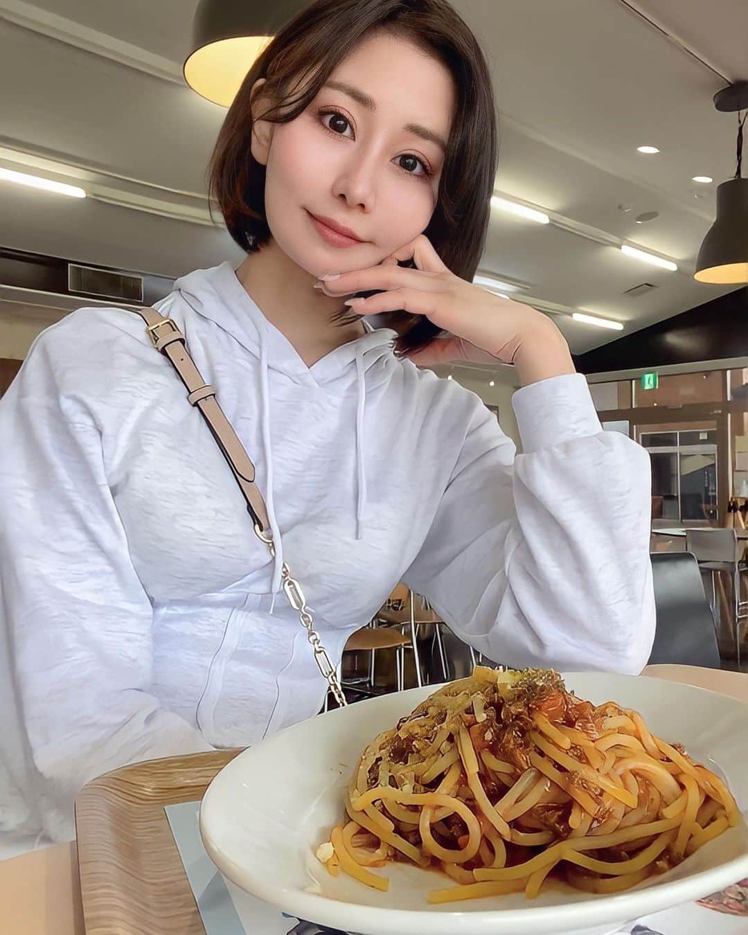 明里ともかのグルメインスタ