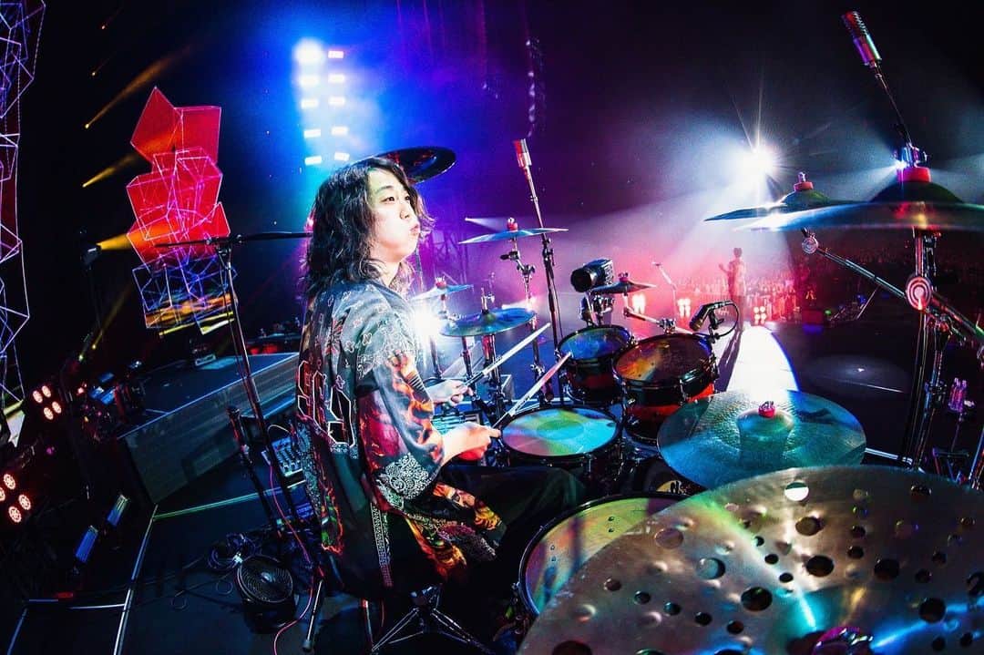 Tomoyaさんのインスタグラム写真 - (TomoyaInstagram)「東京ありがとう。 次は埼玉！ 楽しみにしてるよ！☺️  @ruihashimoto 📸  #luxurydiseasejapantour2023 #oneokrock #drummer」4月6日 13時55分 - tomo_10969