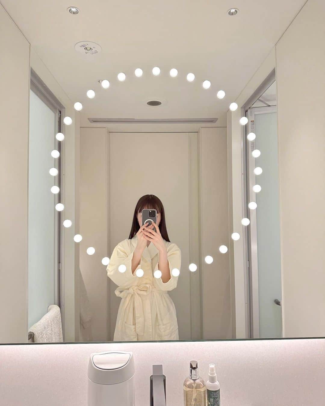 山根千佳のインスタグラム：「. . 先日 @and.n_tokyo さんへ🌿  身体ががっちがちに凝り固まっていたので ウィンバックを上半身メインで！！  あとは頭や顔のマッサージも 重点的にして頂きました🫠  担当 @and.n_nishimura さん＊  全身ぽっかぽかになって軽くなった♡！ 気持ちよすぎて後半は寝ていました🥱  素敵な時間をありがとうございました🧸 . .  #andntokyo #andn #ゴットハンドエステ  #東京エステ #ウィンバック #山根千佳」
