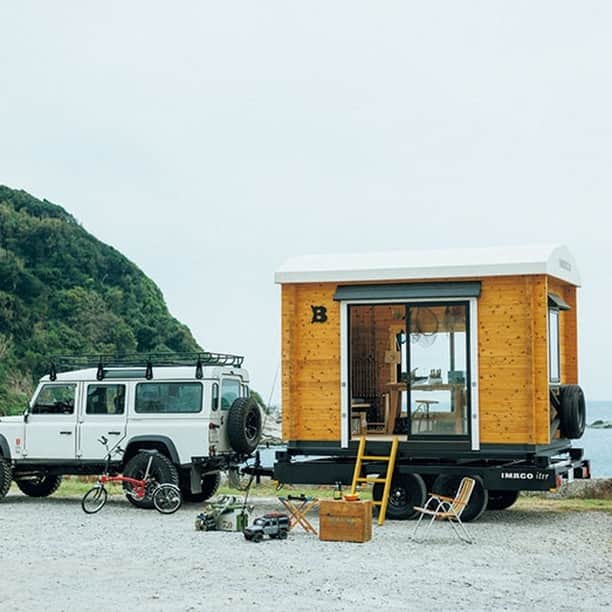 SUUMO公式アカウントさんのインスタグラム写真 - (SUUMO公式アカウントInstagram)「【10平米以下の小屋、何につかう？】 ほんのちょっとの空間だけど、小屋って、なんだかワクワクしますよね！💓 趣味に全振りして大人の秘密基地を作ってしまった人や、移動できる小屋で住みながら日本一周を目指してる人も😲❢ 小屋暮らしを最高に満喫している方々にお話を聞いてみました☺  取材協力／ @bess_slowlife  📷撮影／窪田 真一 @kubota_morinoha  🏘SUUMOジャーナルより https://suumo.jp/journal/2023/03/16/194578/  🏘プロフィールはこちらから♪ @suumo_official  #bessの家 #BESS #タイニーハウス #tinyhouse #小屋 #長谷耕平 #セルフビルド #セルフビルド小屋 #タイニーハウスの暮らし #タイニーハウスジャパン」4月6日 14時17分 - suumo_official