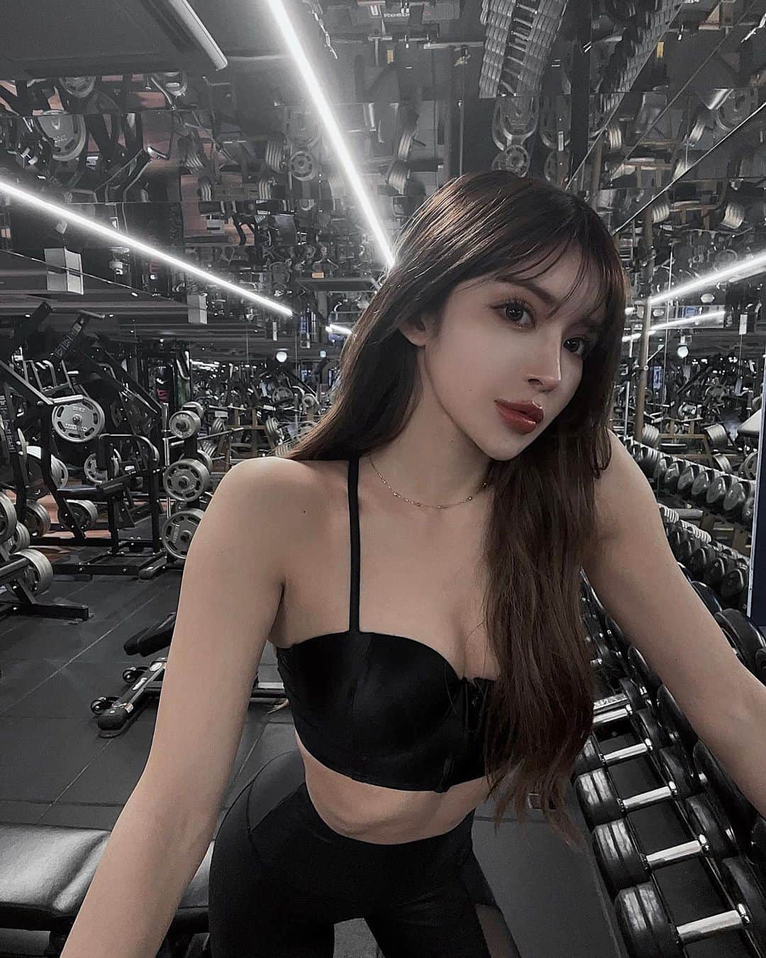 小原優花のインスタグラム：「𝐖𝐨𝐫𝐤𝐨𝐮𝐭🖤 GYM @rexer_minamiaoyama  WEAR @iral_official」