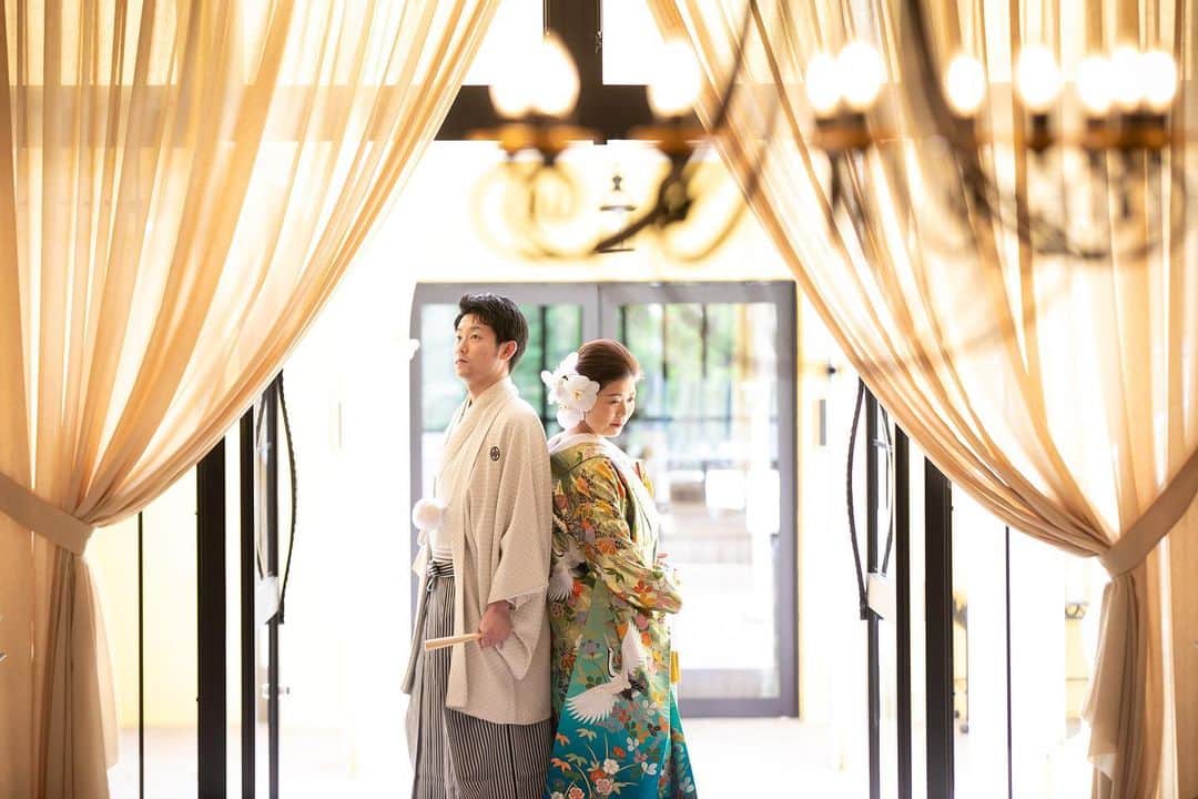 のインスタグラム：「． ． @agnesgarden_nabari ． [#和装前撮り] ． #ウエディングフォト #色打掛 ． 𓏸𓈒 𓐄 𓐄 𓐄 𓐄 𓐄 𓐄 𓐄 𓐄 𓐄 𓐄 𓐄 𓐄 𓐄 𓐄 𓐄 𓐄 𓐄 𓐄 𓐄 𓐄 𓐄 𓐄 𓐄 𓈒𓏸 ． ◌𓈒 おすすめフェア ◌𓈒 ． 4月9日(日)11:00・13:00(2部制) 【満足度No.1】無料試食＆ドレス試着＆ブライダル相談会 ． 4月15日(土)11:00・13:00(2部制) 【土日限定】2万円相当！フレンチ無料試食付きウエディング相談会 ． その他日程も、ブライダルフェア開催中！ 問い合わせ＆ご予約受け付けております𓂃𓈒𓏸 ． ． 𓏸𓈒 𓐄 𓐄 𓐄 𓐄 𓐄 𓐄 𓐄 𓐄 𓐄 𓐄 𓐄 𓐄 𓐄 𓐄 𓐄 𓐄 𓐄 𓐄 𓐄 𓐄 𓐄 𓐄 𓐄  𓈒𓏸 ． 他にも先輩カップルの写真を掲載中໒꒱· ﾟ ． [ #アニエスガーデン名張 ] ． ぜひご覧ください⋆°｡ ． 𓏸𓈒 𓐄 𓐄 𓐄 𓐄 𓐄 𓐄 𓐄 𓐄 𓐄 𓐄 𓐄 𓐄 𓐄 𓐄 𓐄 𓐄 𓐄 𓐄 𓐄 𓐄 𓐄 𓐄 𓐄  𓈒𓏸 ． #アニエスガーデン #三重 #三重県 #名張 #伊賀 #名張市 #伊賀市 #プレ花嫁#プレ花嫁準備#東海花嫁#三重花嫁 #結婚準備 #三重県結婚式 #三重県結婚式場 #三重結婚式 #三重結婚式場 #奈良結婚式 #結婚式 #ウエディング三重#前撮りポーズ#和装#紋付袴#和装結婚式#和装ヘア ． ． Tel:0595-62-0214 Open:平日11:00~18:00  土日祝10:00~19:00 Close:毎週火曜・水曜」
