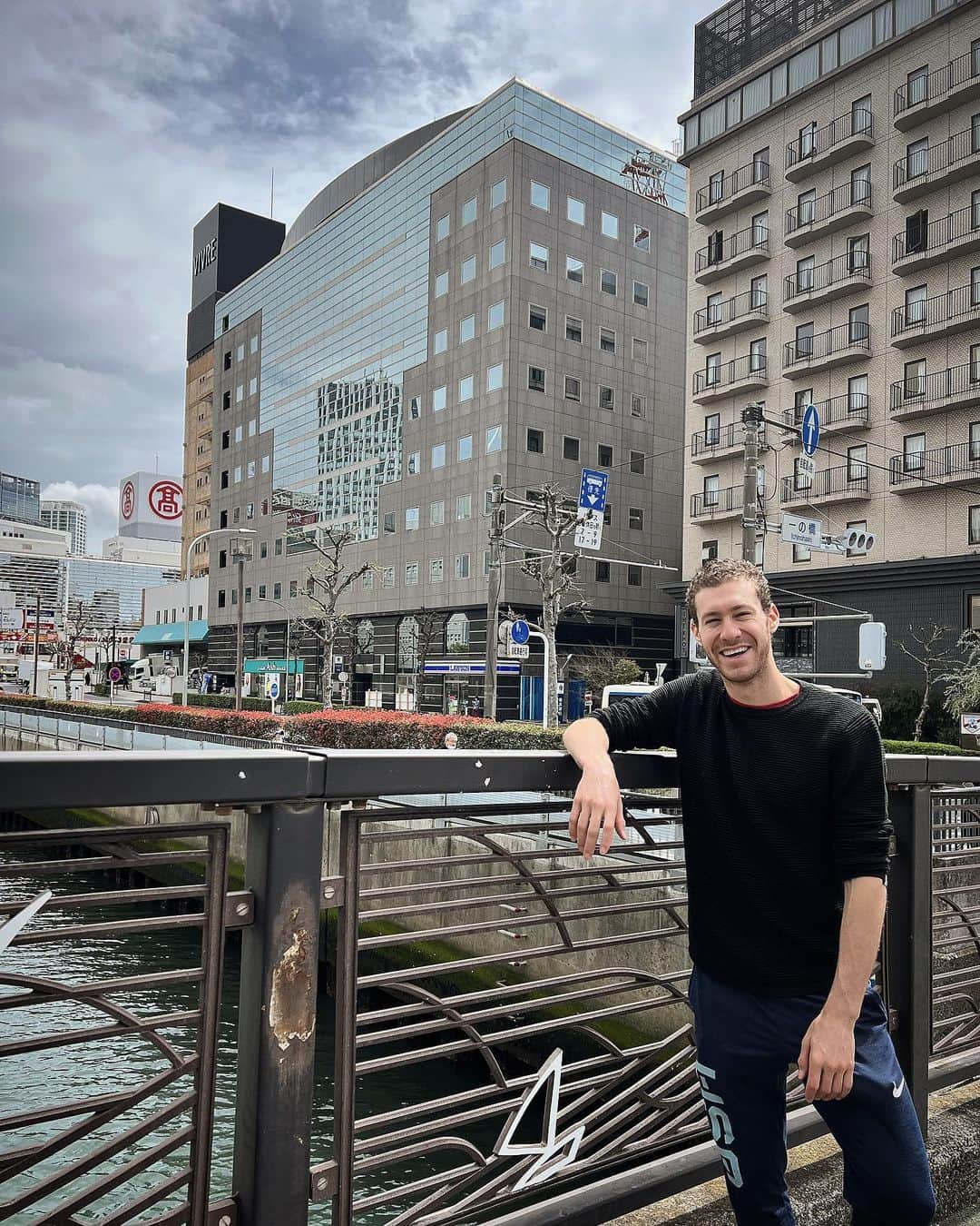 ジェイソン・ブラウンさんのインスタグラム写真 - (ジェイソン・ブラウンInstagram)「📍Yokohama 横浜, Japan! 😍✌️  #travel #japan #yokohama」4月6日 14時34分 - jasonbskates
