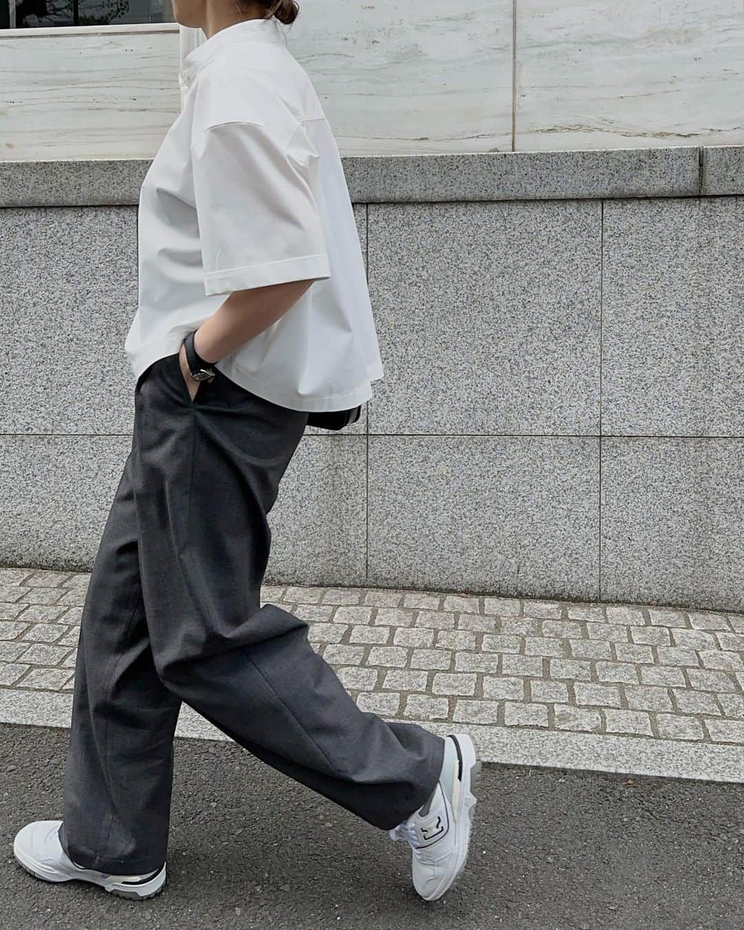 yuさんのインスタグラム写真 - (yuInstagram)「・ ・ tops: #nae_nocollarshirt pants: #nae_twotackswoolslacks bag: #celine shoes: #newbalance ・ ・ #coordinate#ootd#nae_153cm #celinebag#newbalance550 #シャツコーデ#大人カジュアル #骨格ストレート#低身長コーデ」4月6日 15時14分 - yu.rm