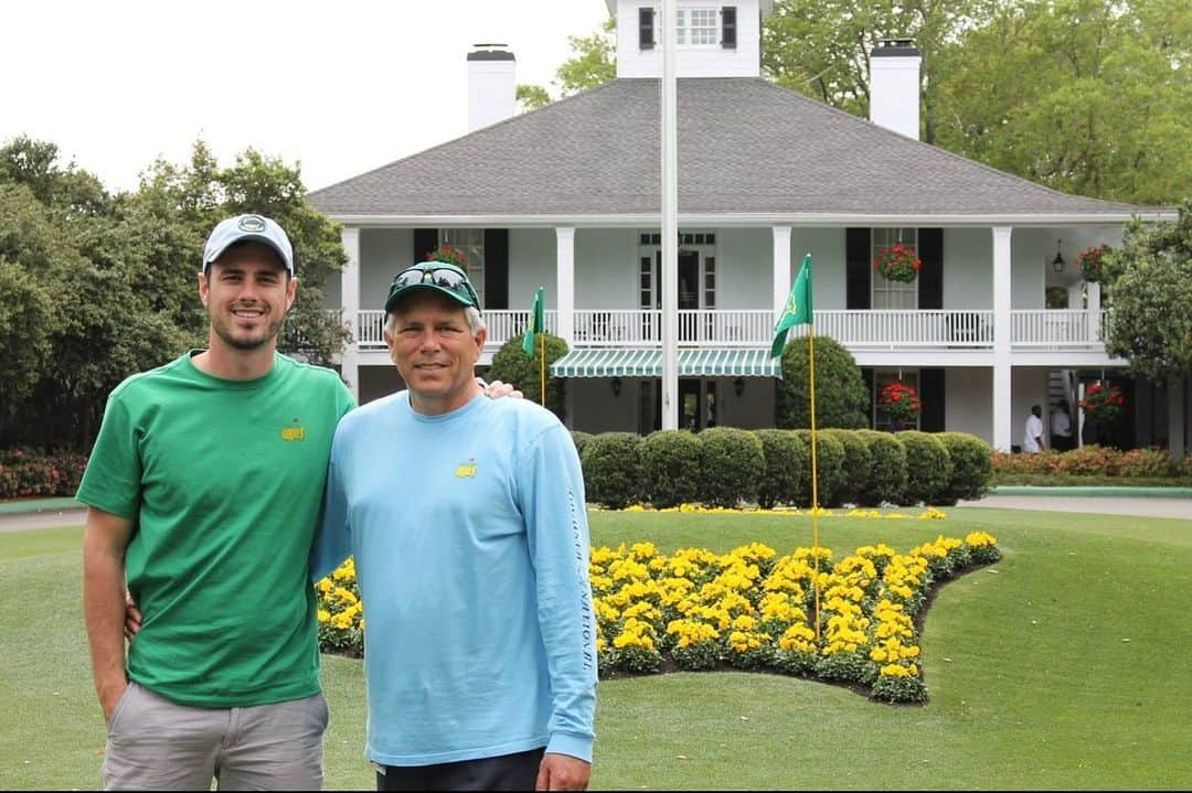 ベン・ヒギンズのインスタグラム：「A tradition unlike any other. @wellsadams I would like this exact picture sent to my phone on Saturday! @kimalajohnson thanks for taking the picture and the many memories we have from @themasters ! You are an angel on earth!」