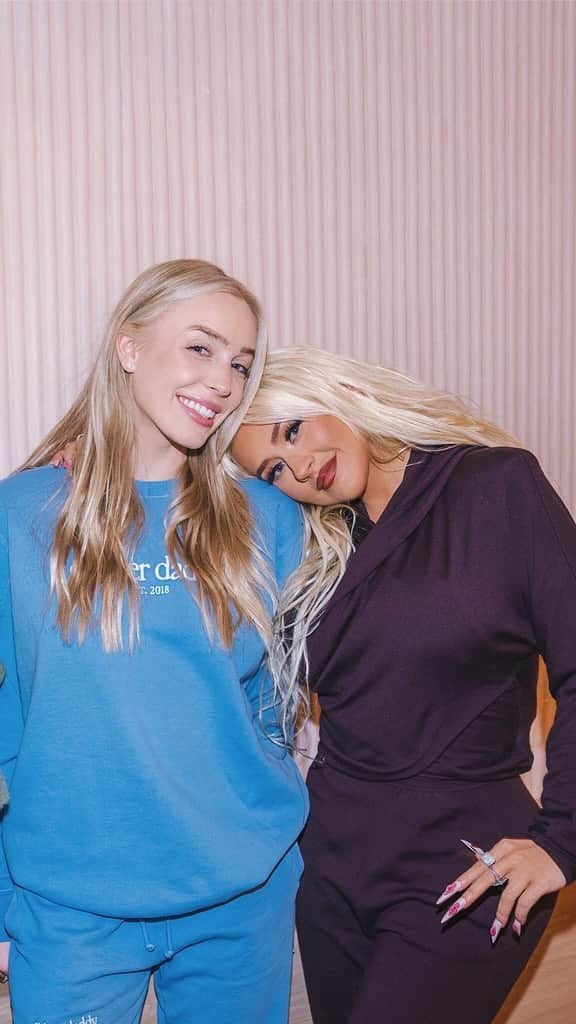 のインスタグラム：「Let’s talk about it 💋 @callherdaddy」