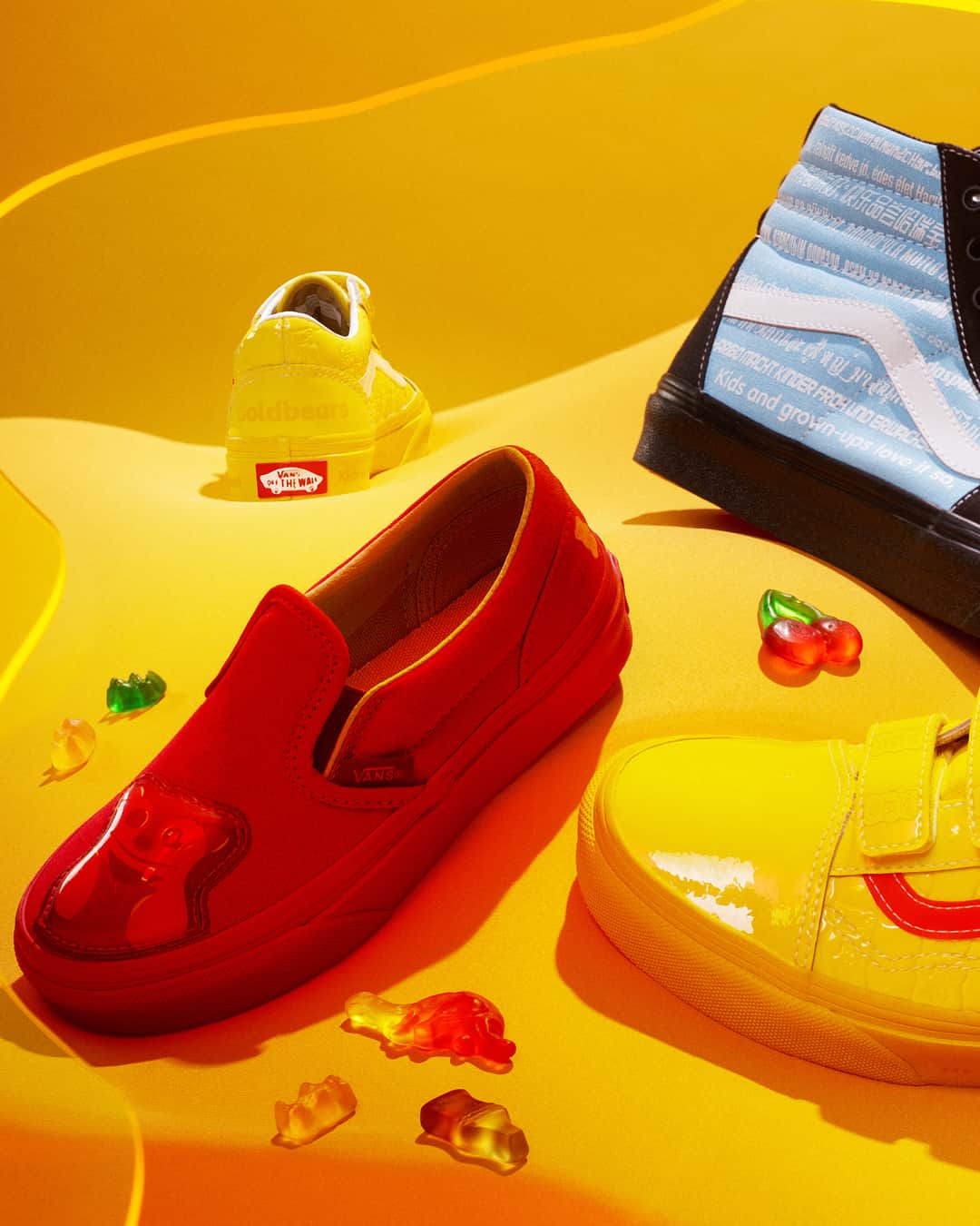 vansさんのインスタグラム写真 - (vansInstagram)「We teamed up with @haribousa for a collection that is full of color and energy for all ages. Start your day on a sweet note and shop the collection at vans.com/haribo for ultimate happiness.」4月7日 1時00分 - vans