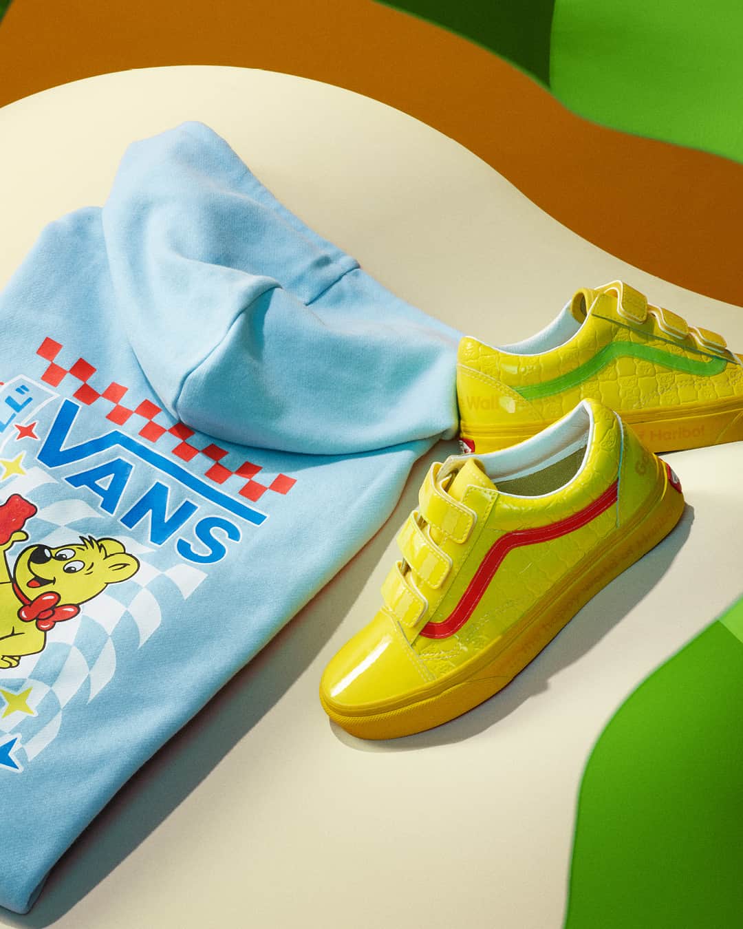 vansさんのインスタグラム写真 - (vansInstagram)「We teamed up with @haribousa for a collection that is full of color and energy for all ages. Start your day on a sweet note and shop the collection at vans.com/haribo for ultimate happiness.」4月7日 1時00分 - vans