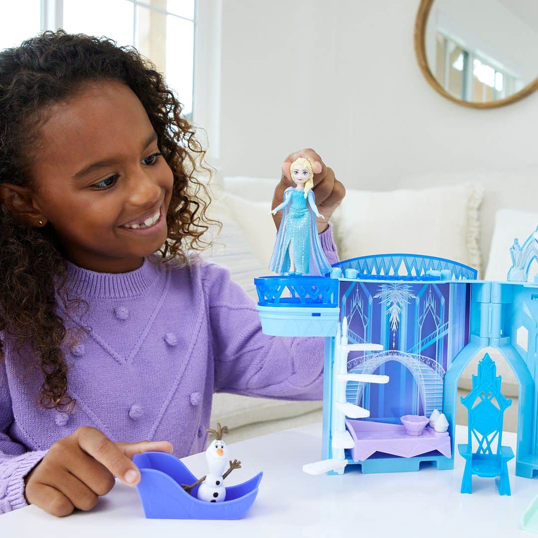 Mattelのインスタグラム：「Your child can play out magical stories with Elsa and the Disney Frozen Storytime Stackers Ice Palace! Charming small-scale dolls + multiple play areas & pieces = hours of adventure and fun! #DisneyFrozen」