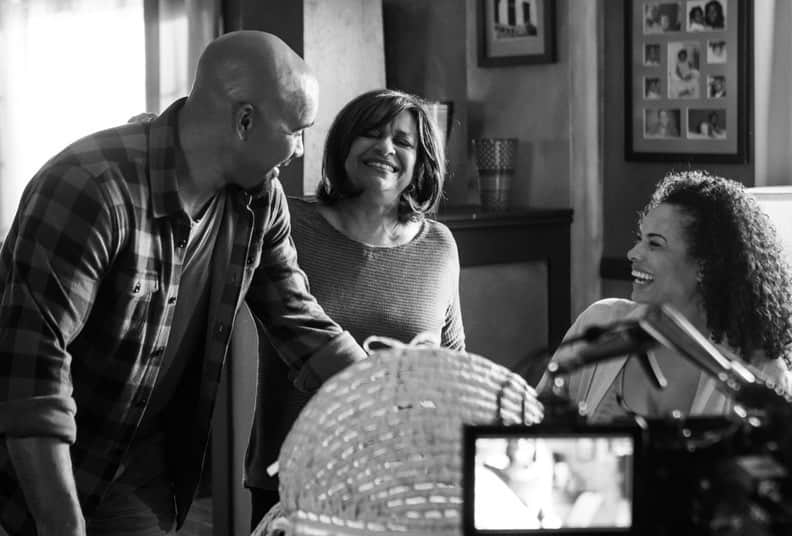 ロッチェル・エイツのインスタグラム：「Some behind the scenes from tomorrow nights episode. Always lots of fun when @therealdebbieallen comes to play with us! @swatcbs Friday, 8pm on CBS!🔥☺️」