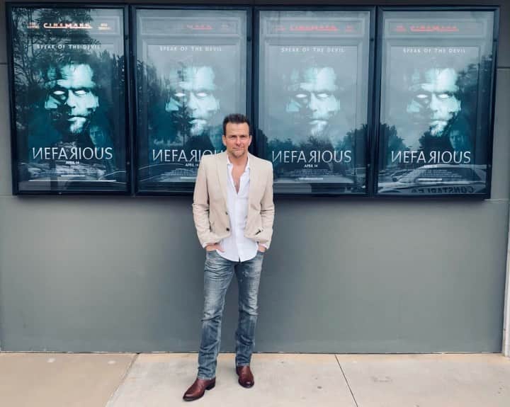 ショーン・パトリック・フラナリーのインスタグラム：「We’ve never done wind sprints in a limo… until the Dallas premiere of NEFARIOUS. Hope y’all enjoy. Coming to theaters everywhere on April 14th. Godspeed all. #WhoIsNefarious @nefariousmovie @watchchad @stevedeaceshow @jordanbelfi #TheyCameFromMyBalls #AndTheChicksCookup #WifeLottery」