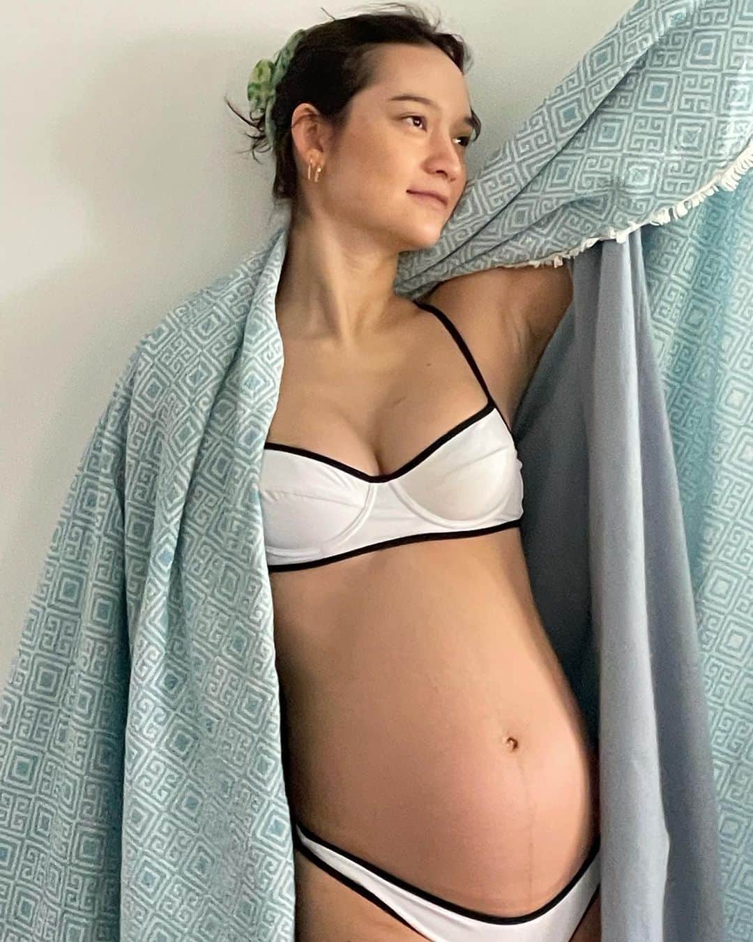 松岡モナのインスタグラム：「Lil mommy vaca💞🌱」