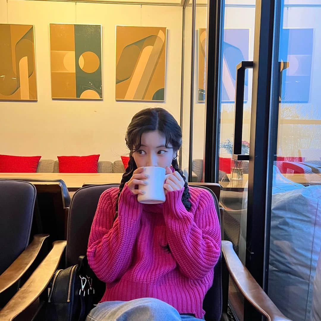 ダヒョンのインスタグラム：「꺄」
