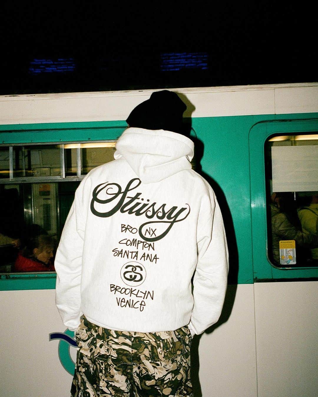 Stüssyのインスタグラム：「new World Tour gear available tomorrow…  📸 @benchadourne」
