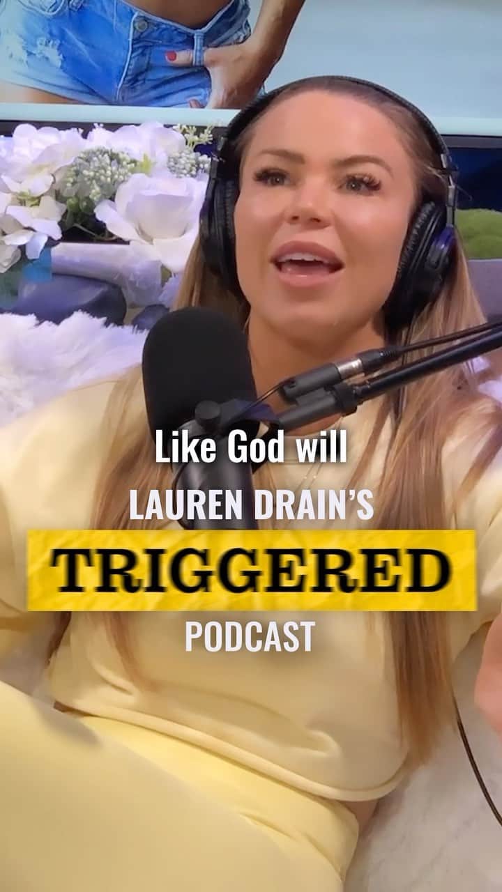 Lauren Drain Kaganのインスタグラム：「NEW PODCAST: Triggered: by Lauren Drain - episode one: Surviving Brainwashing by Westboro Baptist Church - see link on my ig stories to listen 🎧 now - new episodes each week.  What topics or guests would you like to hear from? 🎤」