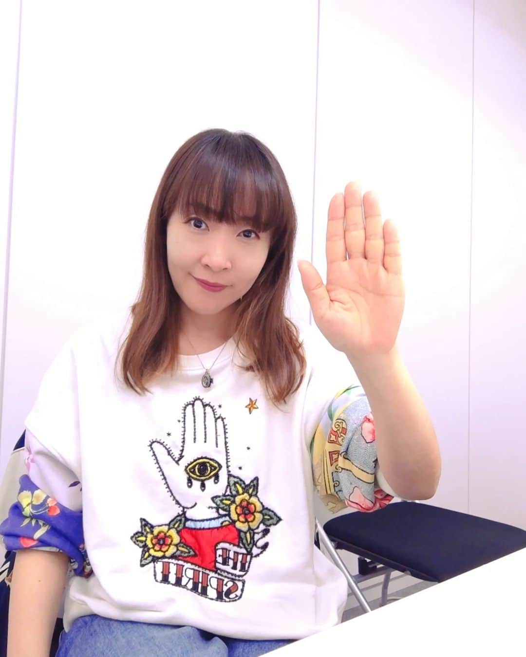 atsukoのインスタグラム：「岡山ライヴの打ち合わせでした！ 2ヶ月きったー！ 楽しくなりそう✨  #angela_jpn #angela_20th #atsuko #animesong #okayama」