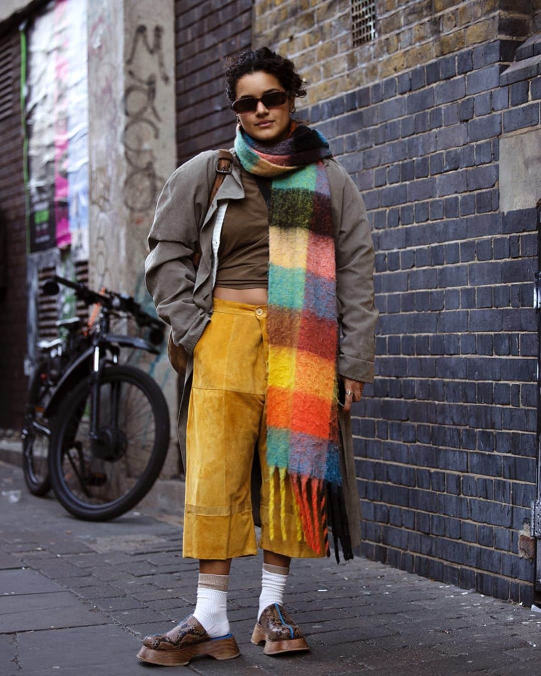スコット・シューマンのインスタグラム：「Sunday, Brick Lane, London」