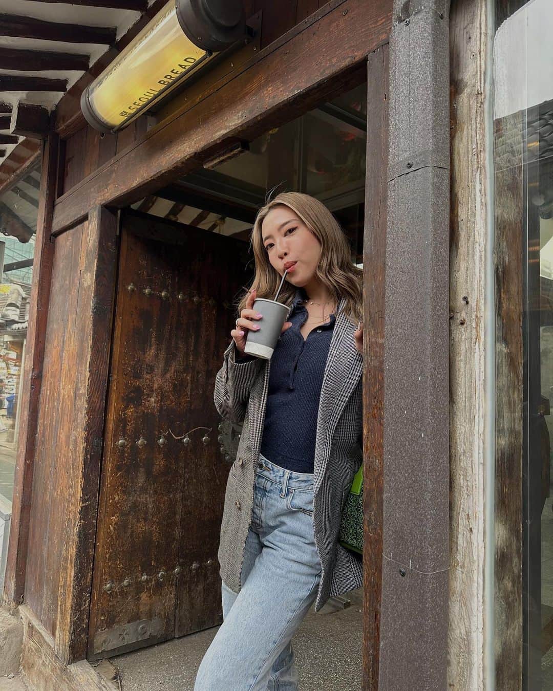 植野有砂のインスタグラム：「I’m ready to go back to Seoul 😥💕☕️to eat 🤪😂あー韓国に美味しいもの食べにいきたいっ🌷 お店の名前とか聞かれても英語じゃないと私も分からないのでYouTube待っててね🤣」