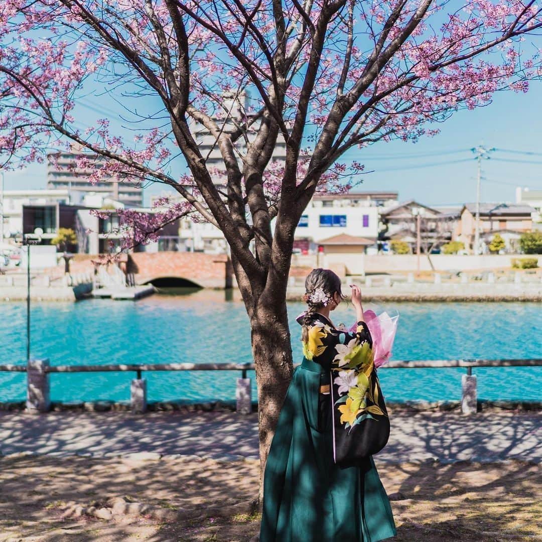 旅色さんのインスタグラム写真 - (旅色Instagram)「川のある景色フォトコンテスト への投稿ありがとうございます！投稿された中からいくつかの作品をご紹介📸✨ 桜も入れた春らしい4投稿です🌸 ……………………………………………  1枚目 ：@yamatohananohanashiさん 2枚目 ：@hide.2405さん 3枚目 ：@taka_washu_llm2001さん 4枚目 ：@_keisukesaito_さん  ……………………………………………  フォトコンテストの投稿は《5月31日（水）》まで！ 過去に撮影した写真でもOK！ スマホや一眼レフなど、撮影機材は問いません。もちろん、何枚投稿してもOK！（⚠ただし1投稿1枚）  また、過去投稿に＃を追加したものは選考対象外となります。 お手数ですが、過去写真も再度投稿しなおしていただきますようお願いいたします🙇🏻‍♀️  ／ 引き続きたくさんの投稿をお待ちしております☺✨ ＼  #旅色 #四万十市フォトコン2023 #キャンペーン実施中 #フォトコンテスト #フォトコン #フォトコンテスト開催中 #写真好きな人と繋がりたい #カメラ好きな人と繋がりたい #写真好きな人と繋がりたいりたい #写真撮ってる人と繋がりたい #写真部 #カメラ女子 #カメラ男子 #絶景 #四万十市 #四万十市観光 #四万十市観光スポット #四万十川」4月6日 18時00分 - tabiiro