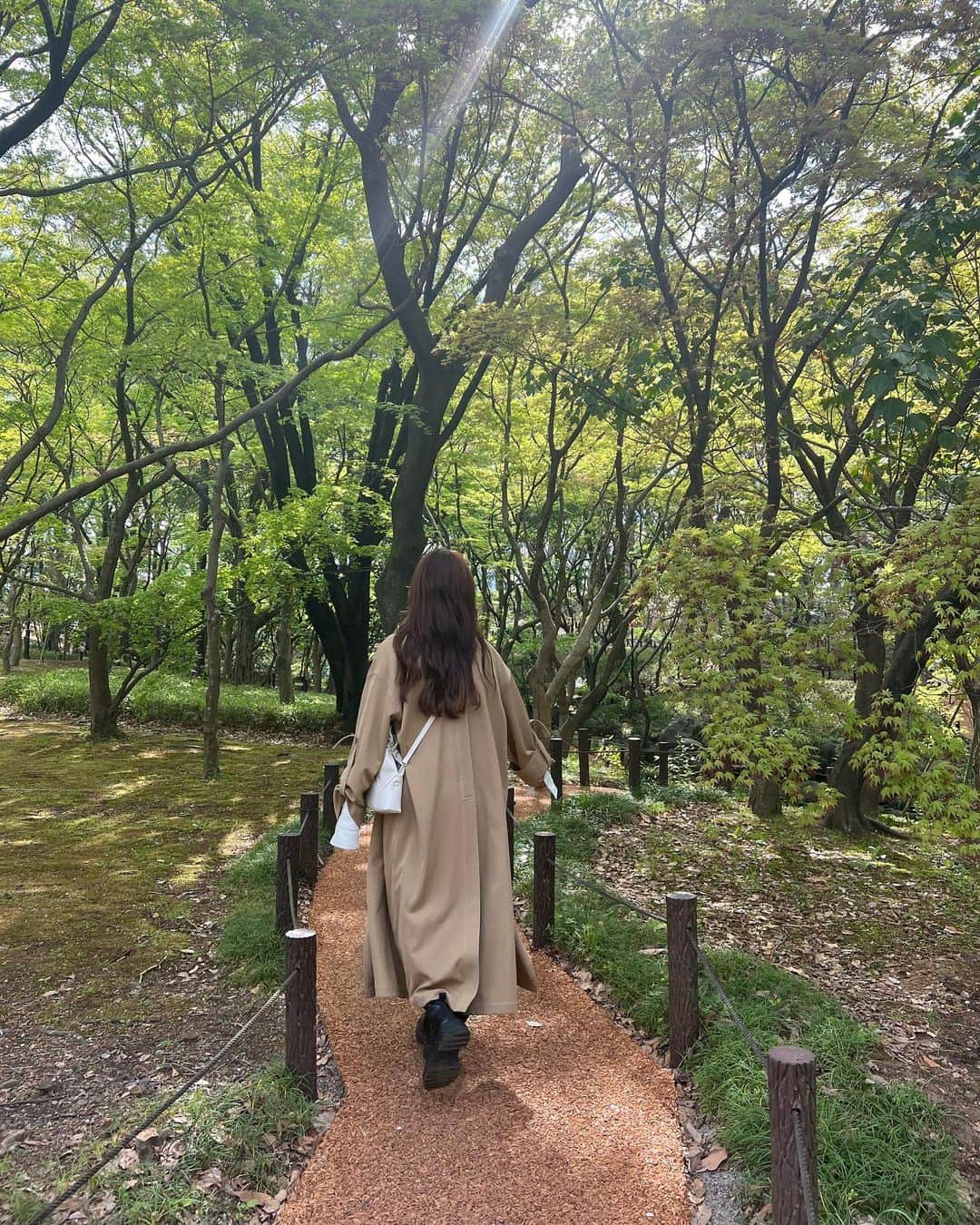 さんのインスタグラム写真 - (Instagram)「・ 少し緑混じりだけど、桜を見に行った日🕊  九段下から神楽坂へ、2万歩歩きました！足腰バキバキです😂  最近よく使っているミニバッグは @riberry.official のトライアングルミニバッグはZOZOのタイムセールでとてもお得です👏🏻  普段あまり行かないエリアだったので、散歩しているだけで楽しかったな😊  #coordinate #Riberry #Riberry_snap #pr #sakura #リベリー #モノトーンコーデ #春コーデ #ミニバッグ」4月6日 18時11分 - natsukoakahani