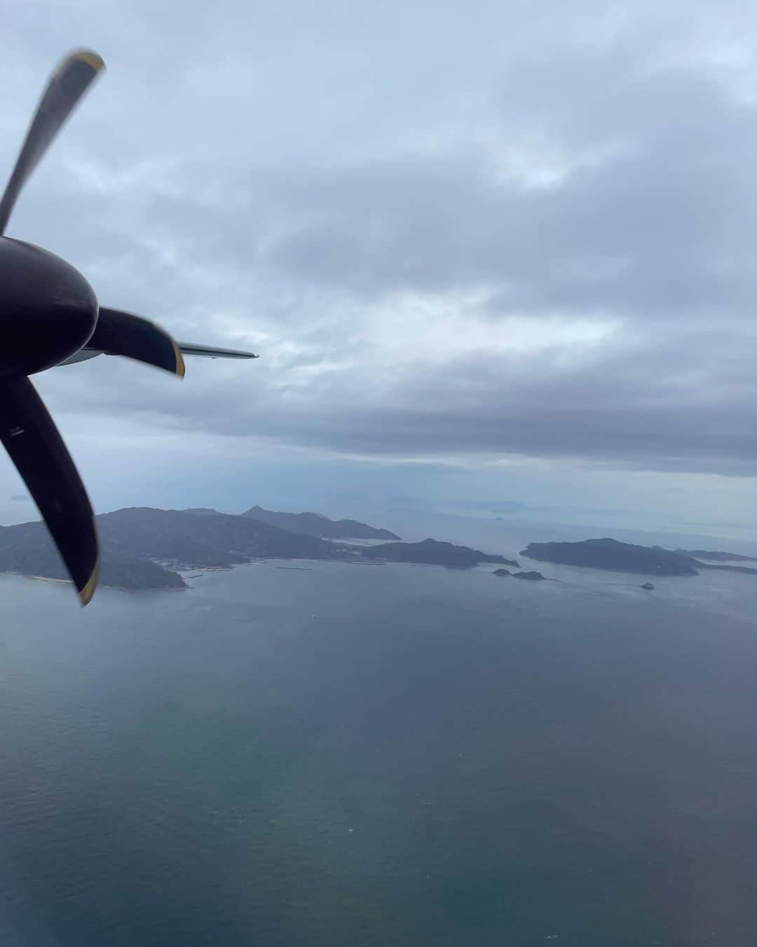 TERUのインスタグラム：「^_^  伊丹空港から松山空港へ。  ほんのり暑い…  レザーの上着しか持ってきてなかったので三越の広場のような所にあったセレクトショップに行きY3のアウターとパンツを購入し、その流れで、坊ちゃん横丁をのんびり探索。  美味しそうなものがたくさんありました。  それぞれのお店のお弁当が売ってたので購入し、ホテルでのんびり。  明日は13年振りの松山公演です！  よろしくお願いします。」