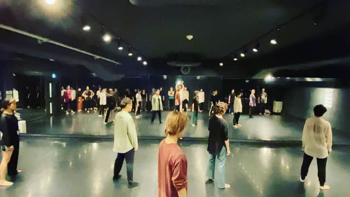 黒須洋壬のインスタグラム：「黒須洋嗣 JAZZ CLASS 2023.Apr.6th  @danceworks_jpn  @xross  #eyesclosed  #edsheeran  #dance  #jazzdance  #tokyo  #japan」