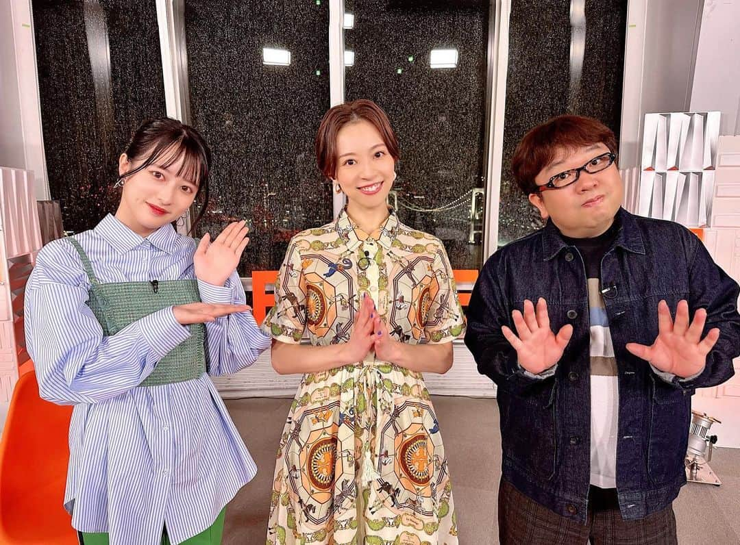 愛加あゆさんのインスタグラム写真 - (愛加あゆInstagram)「TV出演のお知らせです💐 フジテレビ【#プレミアの巣窟】  4/9(日)27:05～27:30放送予定。  天野ひろゆきさん、国本梨紗さんと 現在稽古中の舞台『#BACKBEAT』について 楽しくお話しさせて頂きました✨  是非ご覧ください☺️✨  #フジテレビ #プレミアの巣窟  #backbeat #天野ひろゆき さん #国本梨紗 さん　 #アストリッドキルヒヘア #愛加あゆ styling @shingo_tsuno  dress @toryburch」4月6日 18時29分 - manaka_ayu