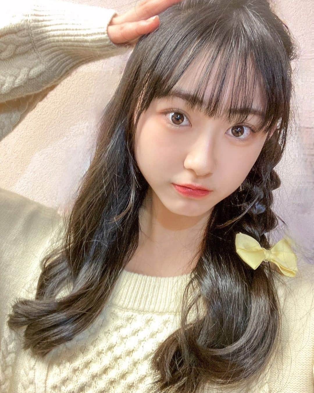 国本姫万里さんのインスタグラム写真 - (国本姫万里Instagram)「. ひまりです 初めてだけど、自分で可愛らしいヘアアレンジしてみた ...