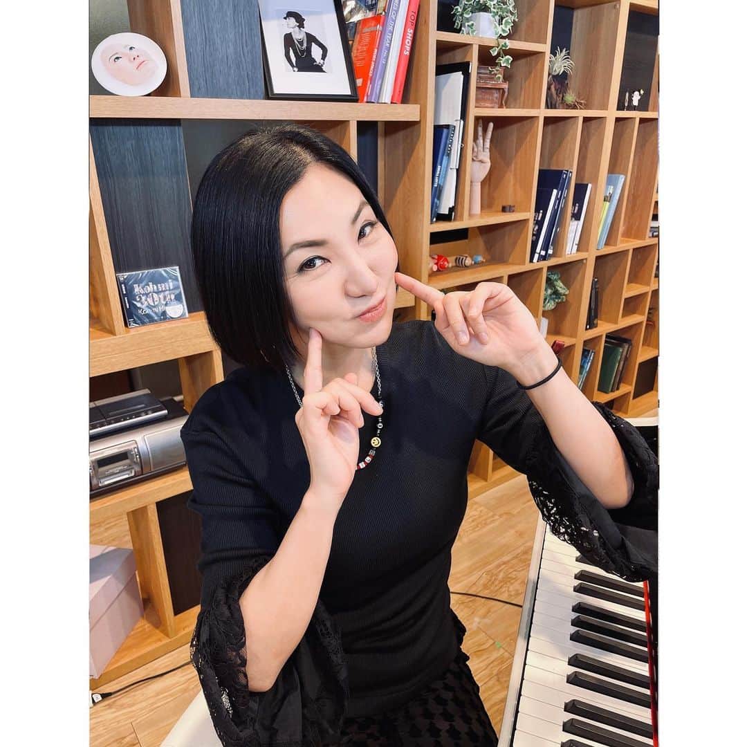 広瀬香美さんのインスタグラム写真 - (広瀬香美Instagram)「笑うと負けよ？アップｯﾌﾟ？🧏 このネックレスkawaiiii お気に入りっ😚」4月6日 18時33分 - kohmi.hirose