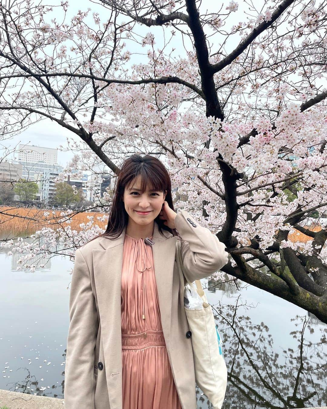 藤井美菜さんのインスタグラム写真 - (藤井美菜Instagram)「. 今年の東京の桜は長く咲いていましたね。 来年も、また🌸  올해 도쿄 벚꽃은 오래 버텼던것같아요.  내년도…또🌸  #上野公園#桜#桜祭り#お花見#ボート#大好き #도쿄벚꽃#우에노공원#벚꽃축제#벚꽃놀이#일본벚꽃#보트놀리#보트#봄#japan#tokyovherryblossom#cherryblossom#spring#boat#🚣#🌸」4月6日 18時45分 - fujii_mina_0715