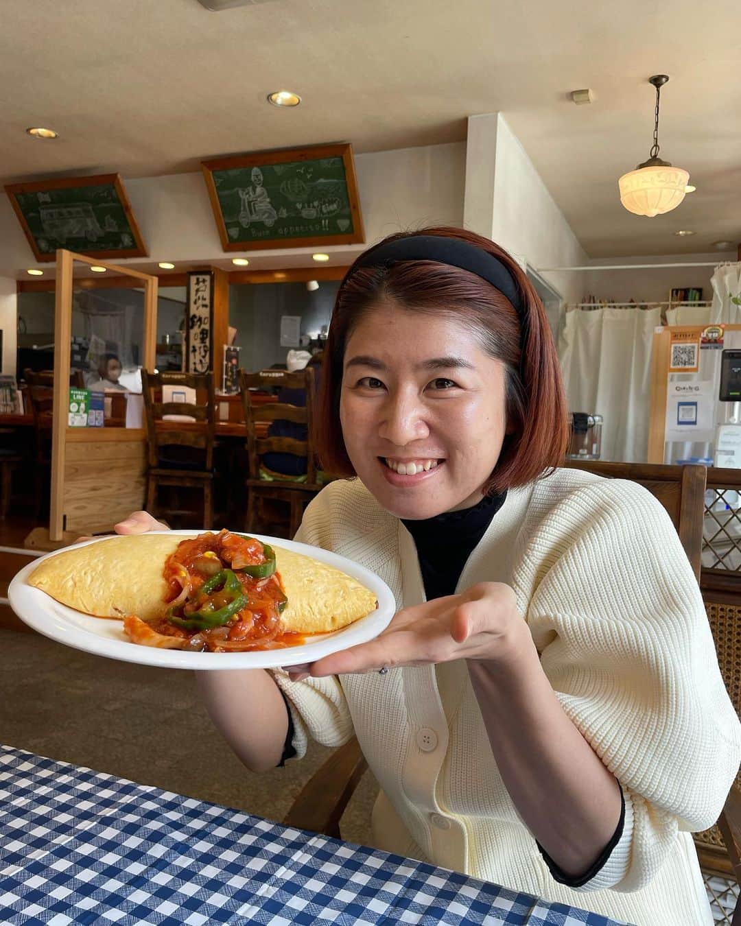 藤井瑞希さんのインスタグラム写真 - (藤井瑞希Instagram)「・ ・ 【Coraggio】 ・ 芦北町シリーズまだあるよ🤭💓 ・ イタリアンレストランのコラッジオさんの絶品オムライス✨ ・ 中はトマトケチャップご飯🍅 ・ ボリューム満点で1人で食べるのは多すぎるくらい。 ・ パスタも美味しいので、ぜひ行ってみてください！ ・ あぁ〜芦北って最高🥰 ・ @coraggio.ashikita  ・ ・ #芦北 #芦北グルメ #芦北町 #イタリアン #オムライス #あしきた親善大使」4月6日 18時42分 - bdmntnfujiimizuki
