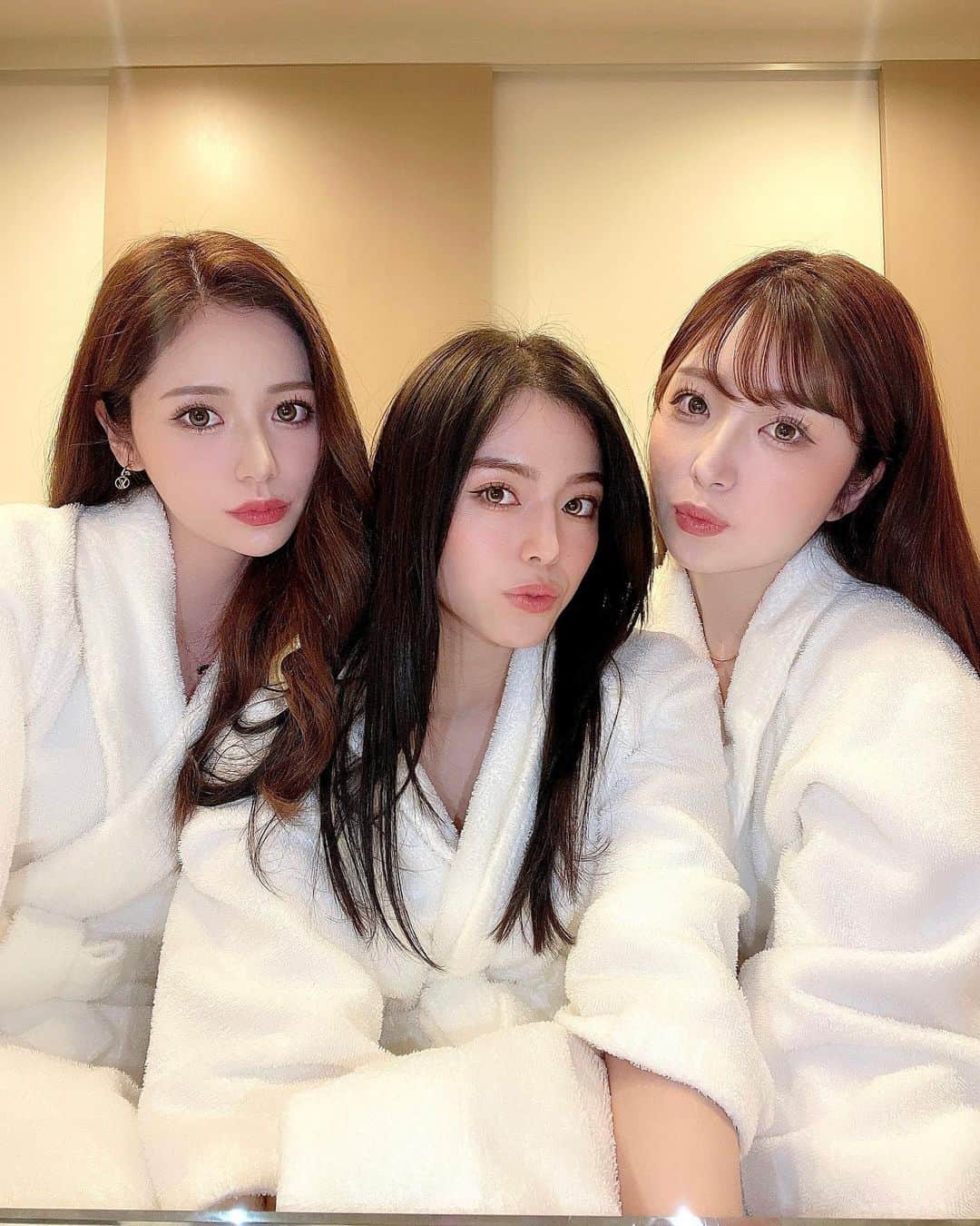 のインスタグラム：「. 女子会定期的にしたい👶🏻♥️  #女子会 #ホテル女子会 #ホテルザグランデ心斎橋なんば」